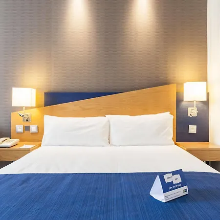 Express North By Ihg Hotel 3*
